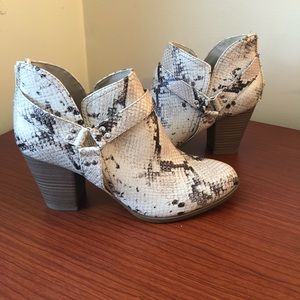 Fergie fergalicious by fergie booties